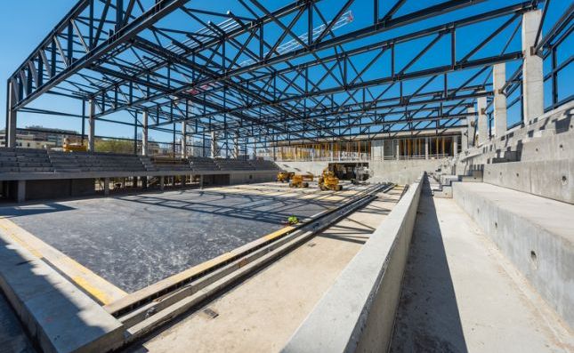 The construction of the roof structure can now be stared in the new swimming pool of Szeged