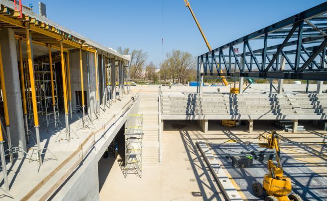 The construction of the roof structure can now be stared in the new swimming pool of Szeged